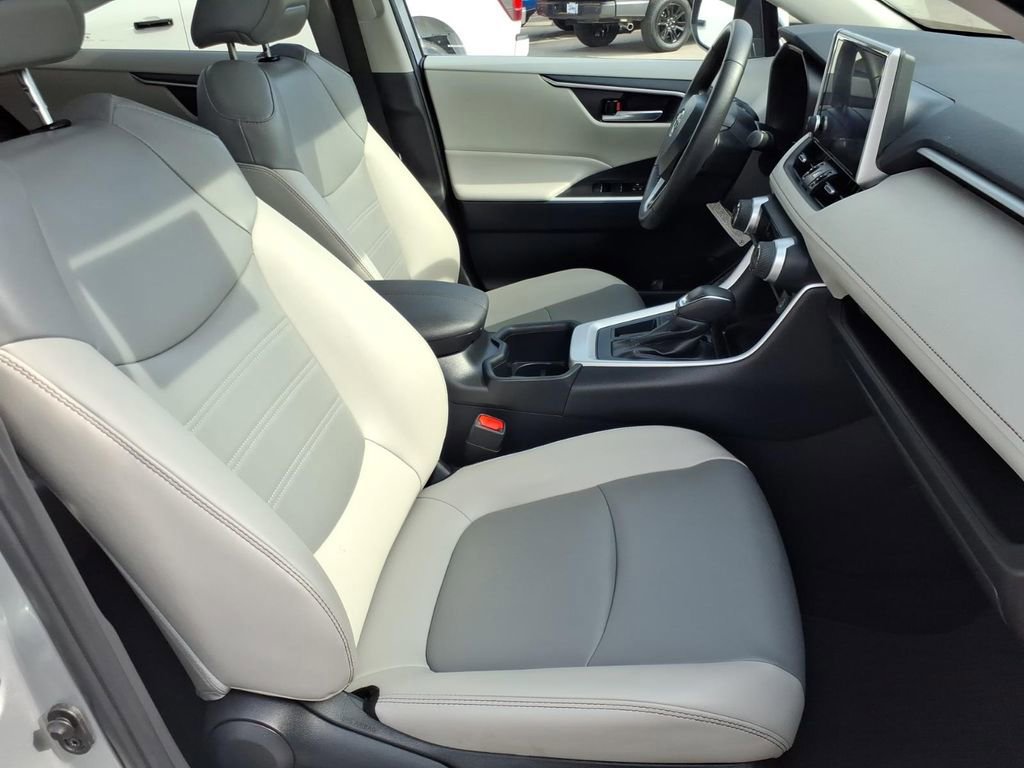 Used 2024 Toyota RAV4 XLE Premium FWD image 6