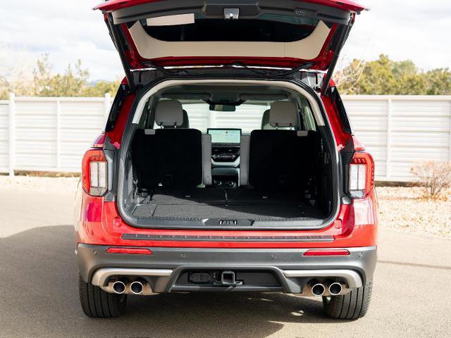 Certified 2025 Ford Explorer Platinum w/ Ultimate Package image 15