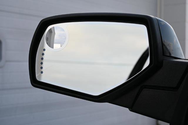 Used 2018 Chevrolet Silverado 1500 LTZ Z71 w/ Redline Edition image 39