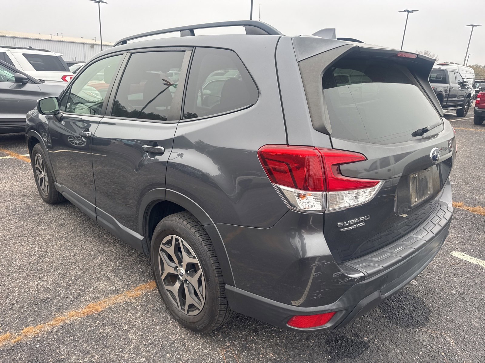 Used 2020 Subaru Forester Premium image 3
