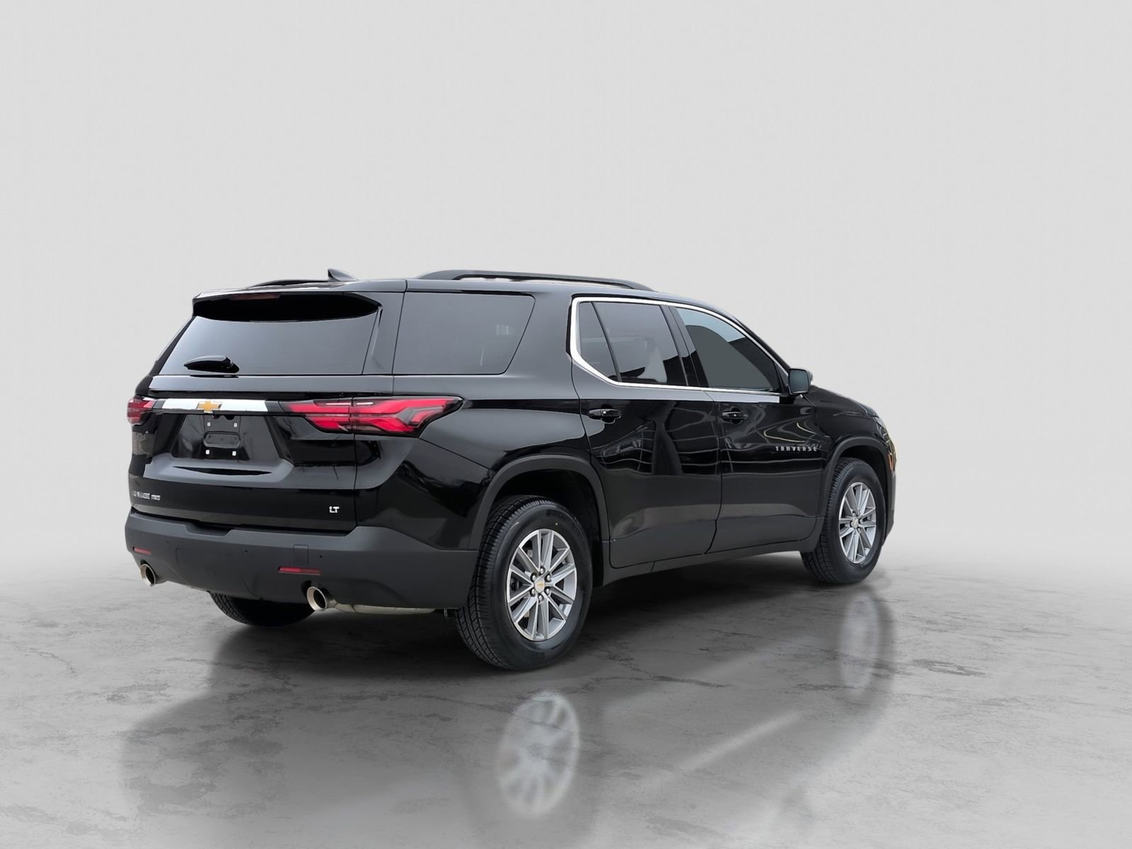 Used 2022 Chevrolet Traverse LT w/ LPO, Cargo Package image 8