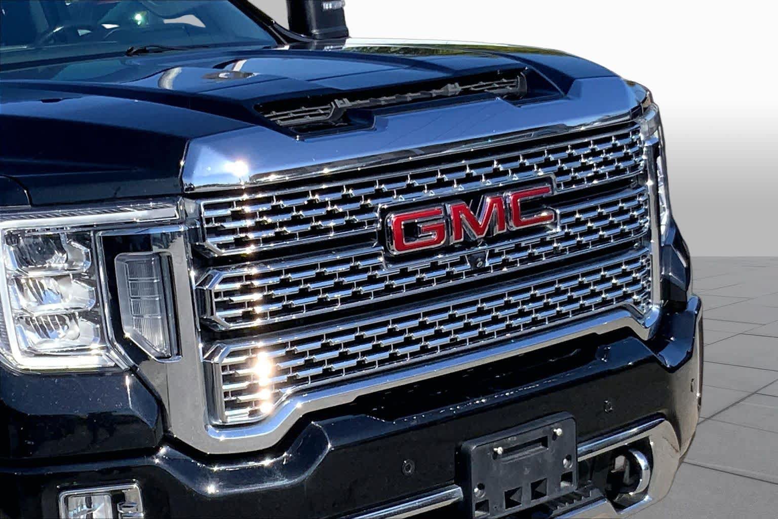 Used 2022 GMC Sierra 2500 Denali w/ Denali Black Diamond Edition AWD/4WD image 27