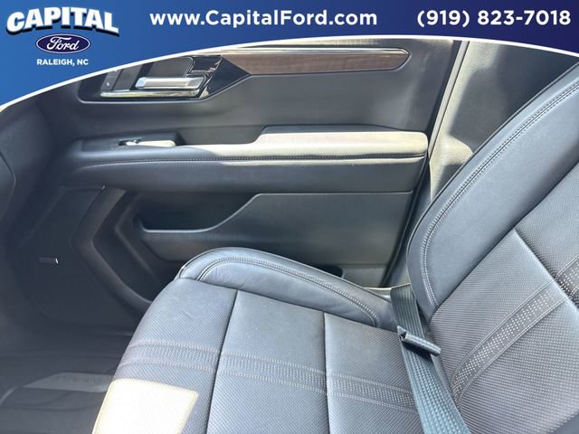 Used 2025 Chevrolet Tahoe High Country AWD/4WD image 28