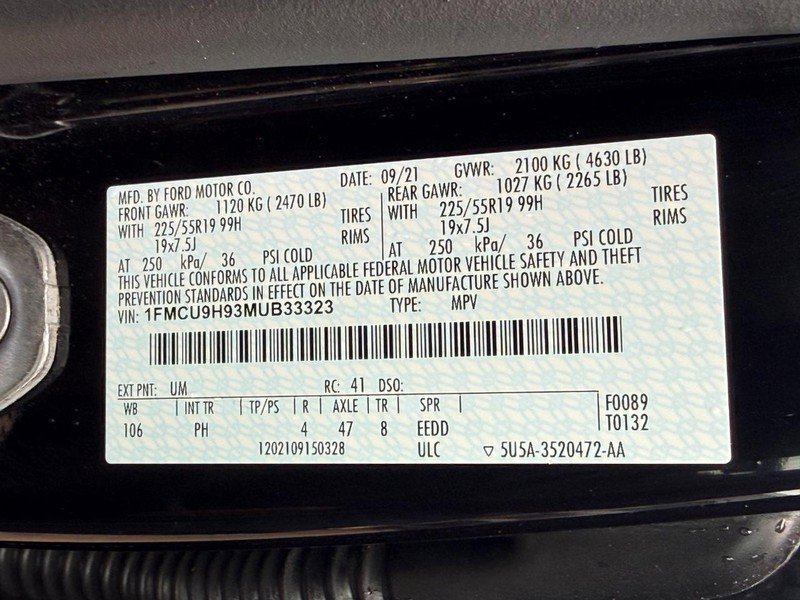 Certified 2021 Ford Escape SEL w/ SEL Stealth AWD Package image 29