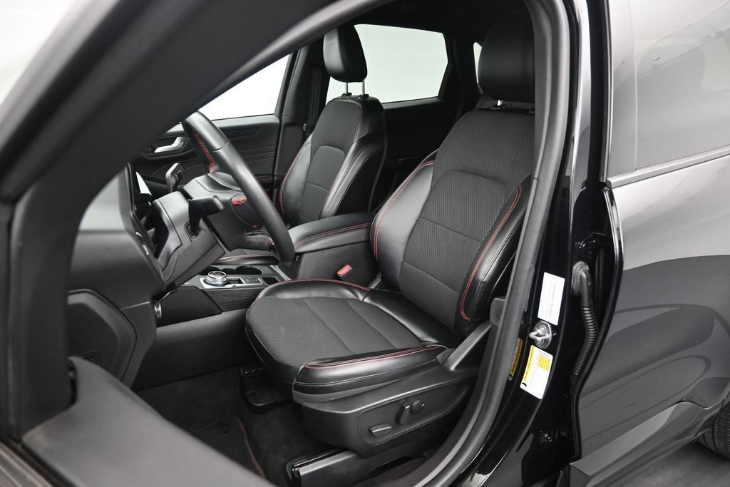 Certified 2023 Ford Escape ST-Line w/ Tech Pack #1 FWD image 9