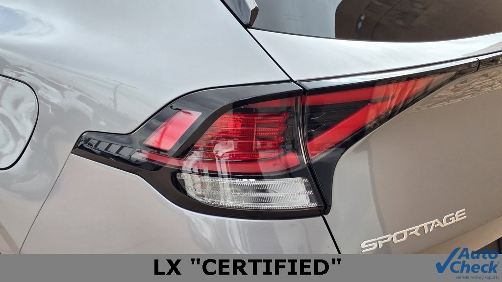 Used 2025 Kia Sportage LX image 7