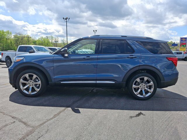 Certified 2020 Ford Explorer Platinum w/ Premium Technology Package AWD/4WD image 4