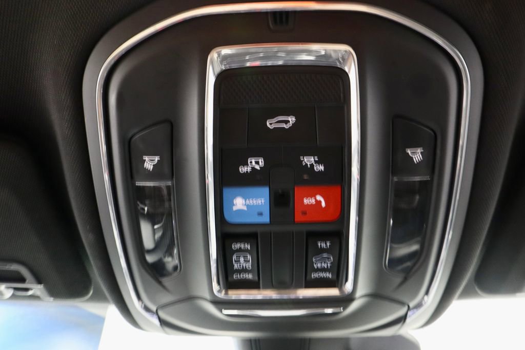 Used 2023 Jeep Grand Cherokee L Laredo AWD/4WD image 32