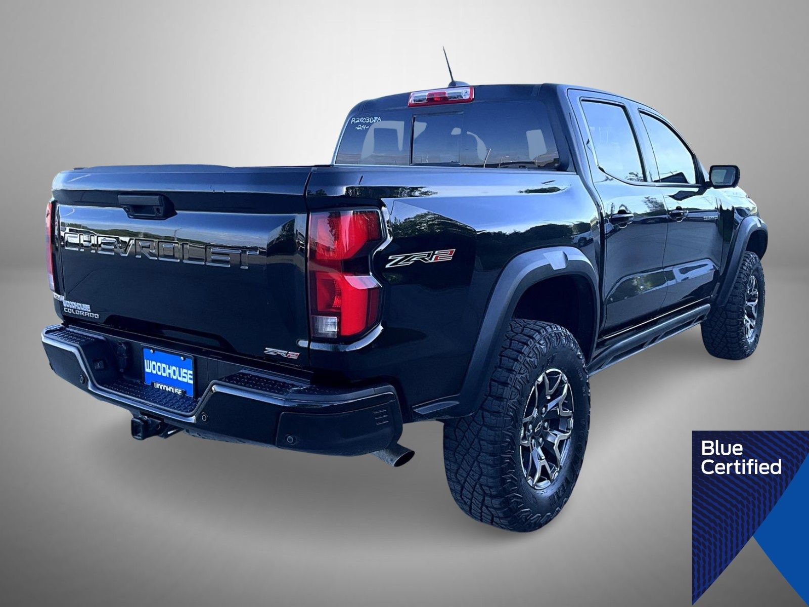 Used 2024 Chevrolet Colorado ZR2 w/ Technology Package AWD/4WD image 5
