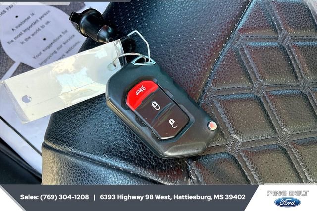 Used 2020 Jeep Wrangler Unlimited Sahara image 9