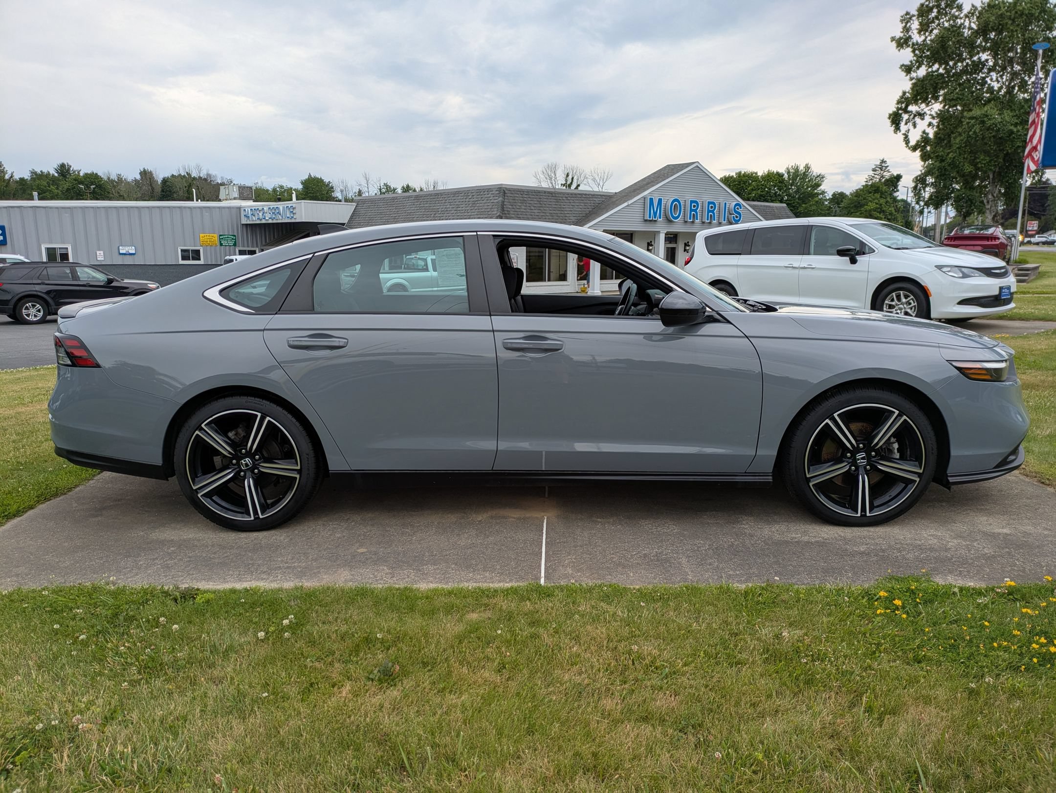 Used 2023 Honda Accord Sport image 2