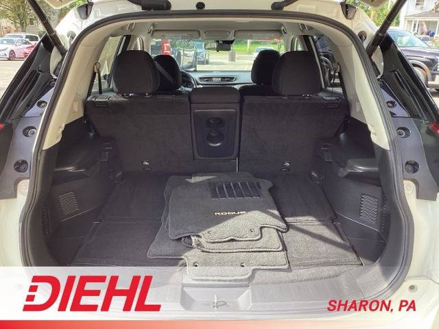 Used 2019 Nissan Rogue SV w/ Premium Package FWD image 26