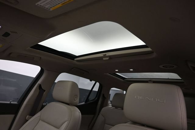 Used 2019 GMC Acadia Denali w/ Technology Package FWD image 19