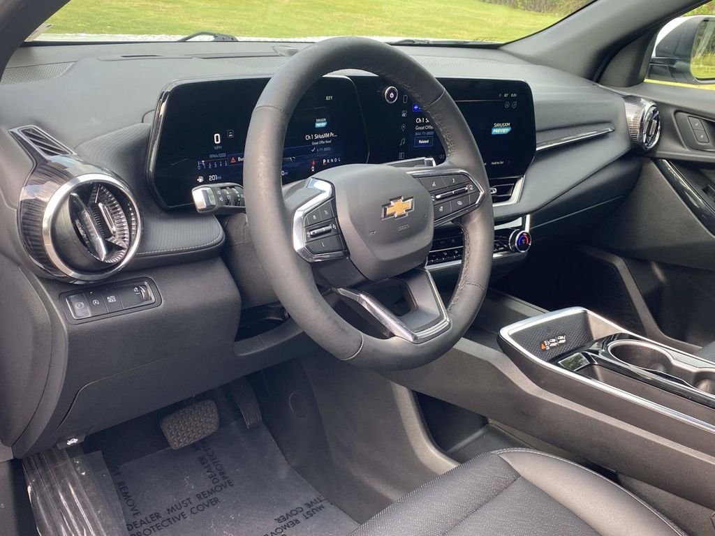 Used 2025 Chevrolet Equinox LT w/ Convenience Package II FWD image 21