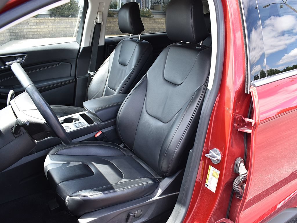 Certified 2022 Ford Edge Titanium AWD/4WD image 3