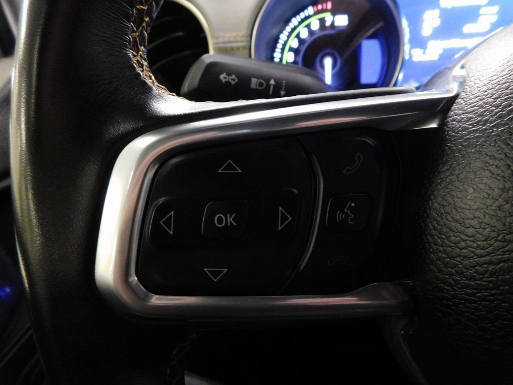 Used 2022 Jeep Wrangler Unlimited Sahara image 18