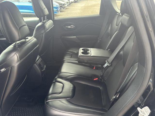 Used 2019 Jeep Cherokee Latitude Plus w/ Comfort/Convenience Group image 24