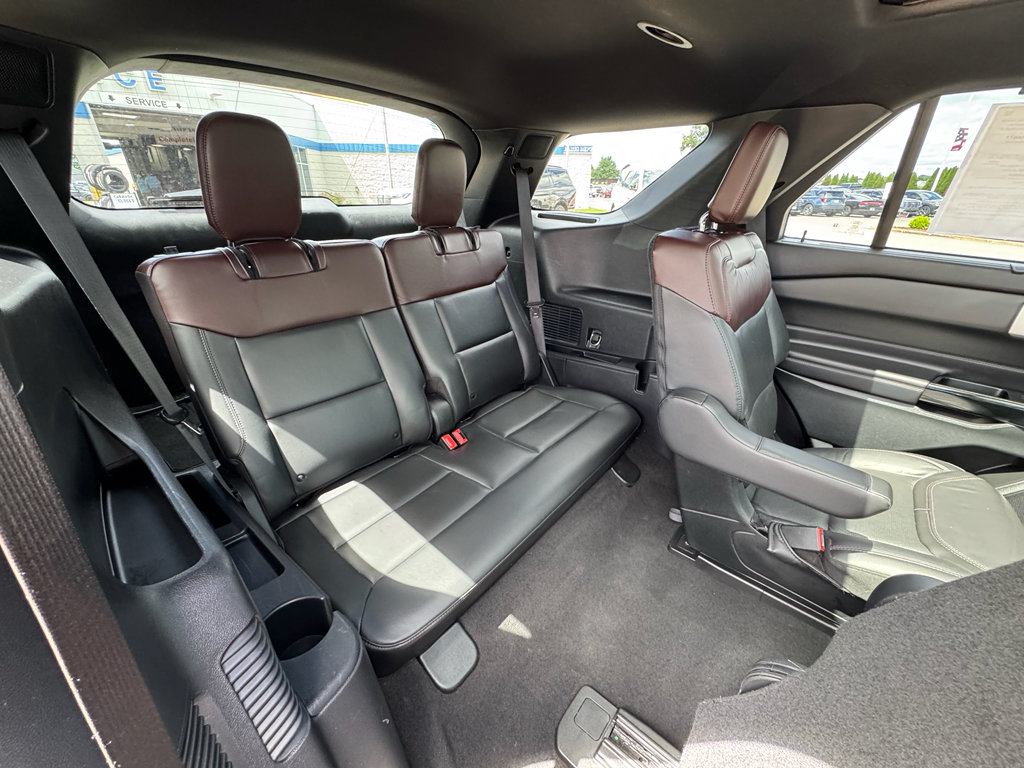 Certified 2022 Ford Explorer Platinum w/ Equipment Group 601A AWD/4WD image 20