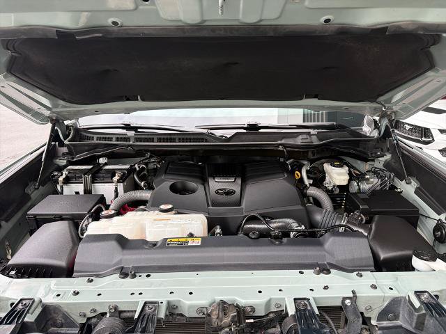Used 2024 Toyota Tundra Platinum AWD/4WD image 4