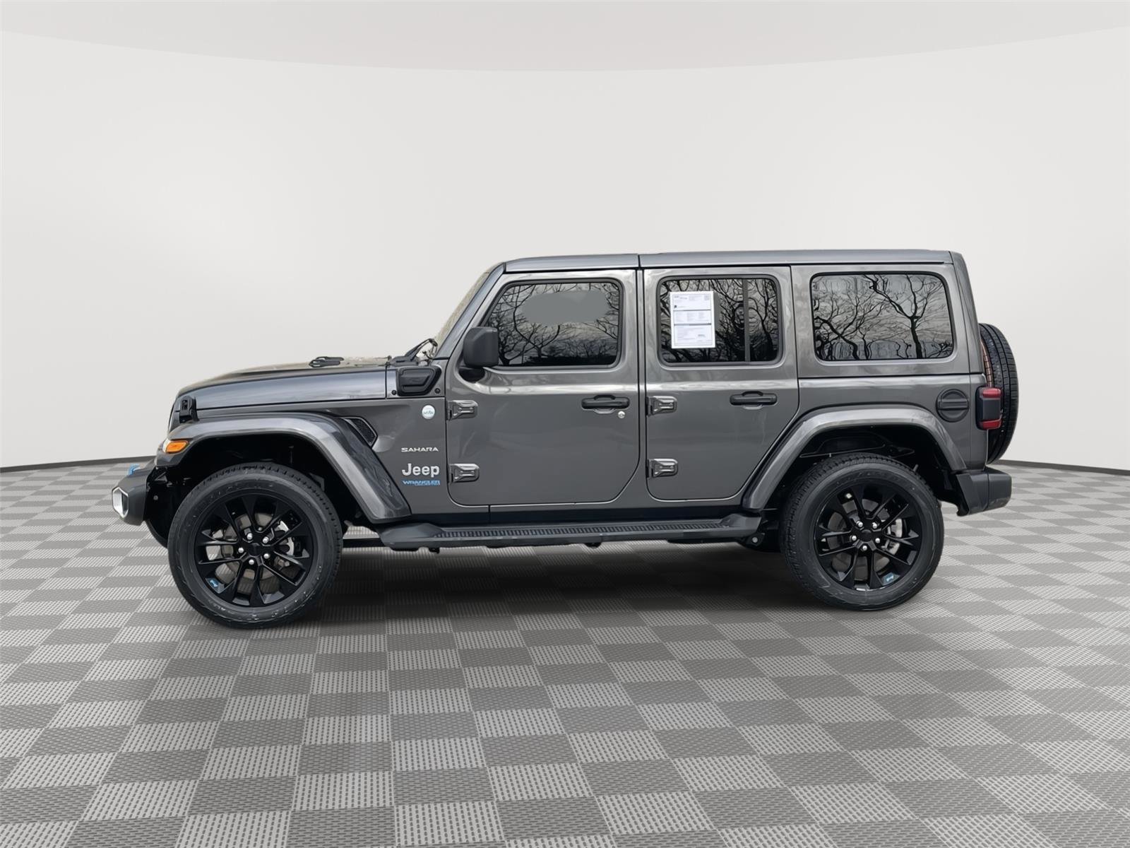 Used 2022 Jeep Wrangler Unlimited Sahara w/ Cold Weather Group AWD/4WD image 2