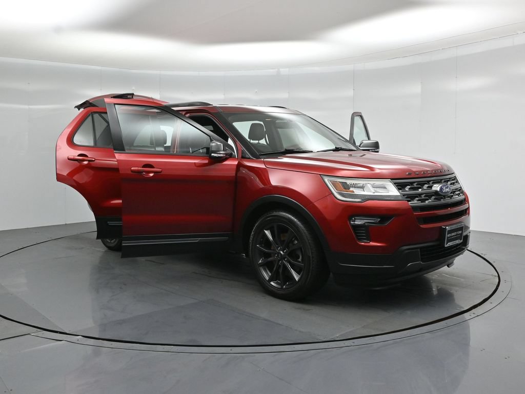 Certified 2019 Ford Explorer XLT w/ Equipment Group 202A FWD image 33