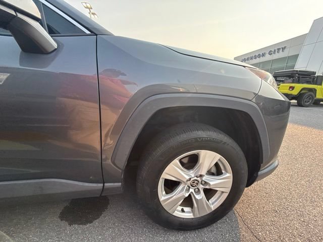 Used 2021 Toyota RAV4 XLE AWD/4WD image 6