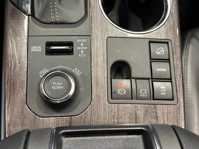 Used 2023 Toyota Highlander Limited image 32