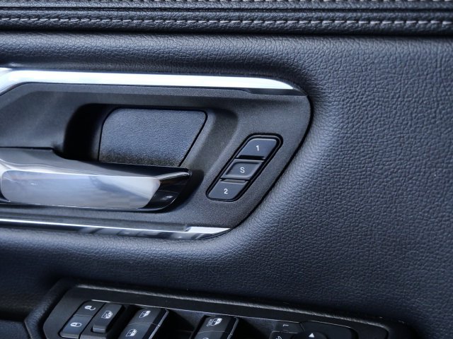 Used 2025 RAM 1500 Laramie w/ Sport Appearance Package AWD/4WD image 32