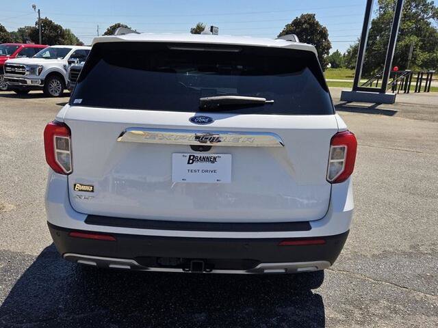 Certified 2020 Ford Explorer XLT w/ Equipment Group 202A RWD image 11