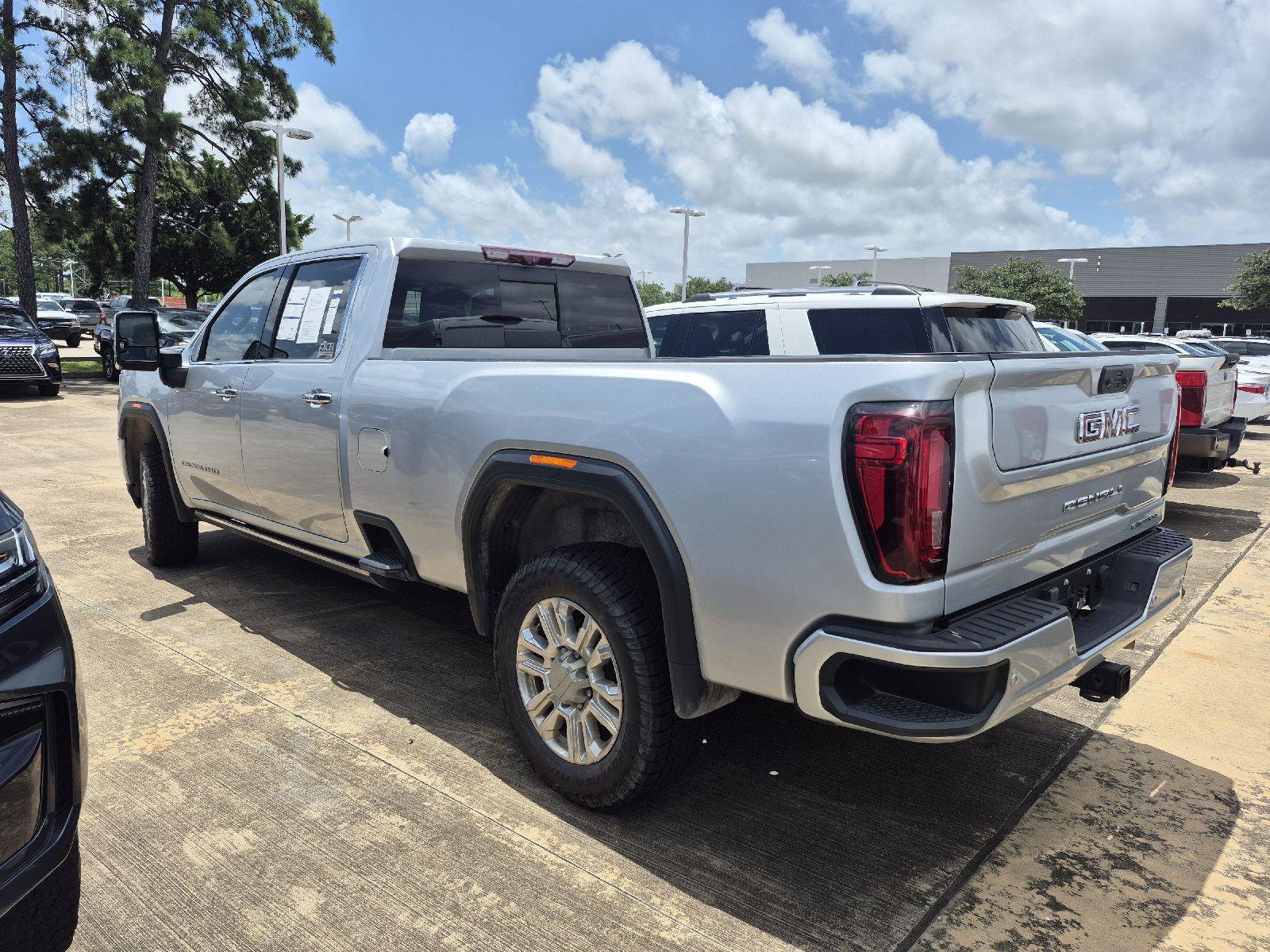 Used 2023 GMC Sierra 2500 Denali w/ Denali Ultimate Package AWD/4WD image 4