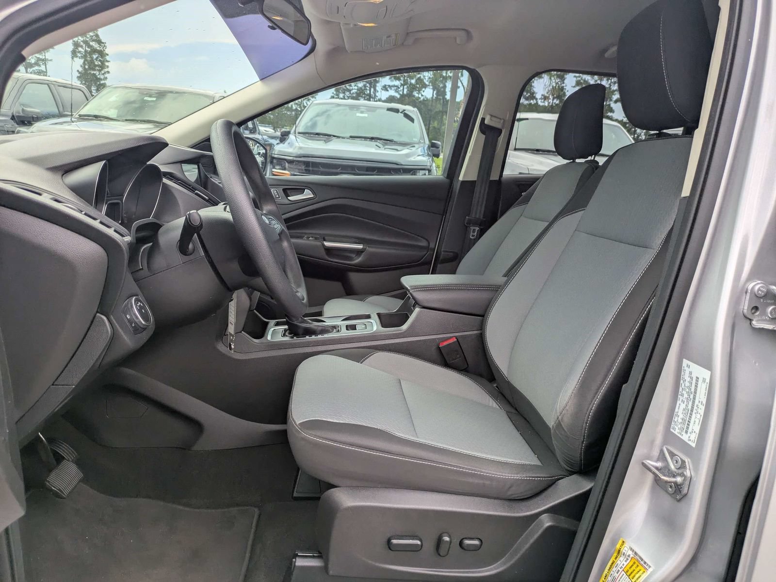 Certified 2018 Ford Escape SE w/ SE Sync 3 Package FWD image 11