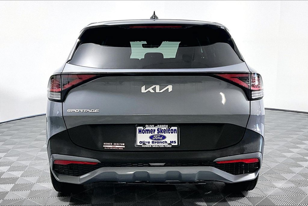 Used 2023 Kia Sportage EX FWD image 4