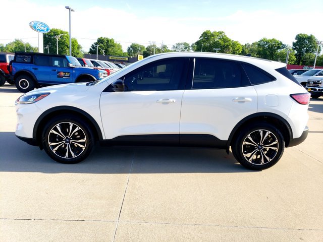 Certified 2022 Ford Escape SE w/ SE Sport Appearance Package AWD/4WD image 4