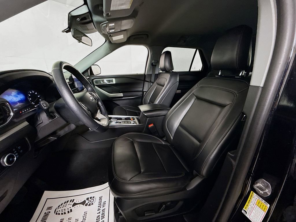 Certified 2023 Ford Explorer XLT w/ Equipment Group 202A AWD/4WD image 2