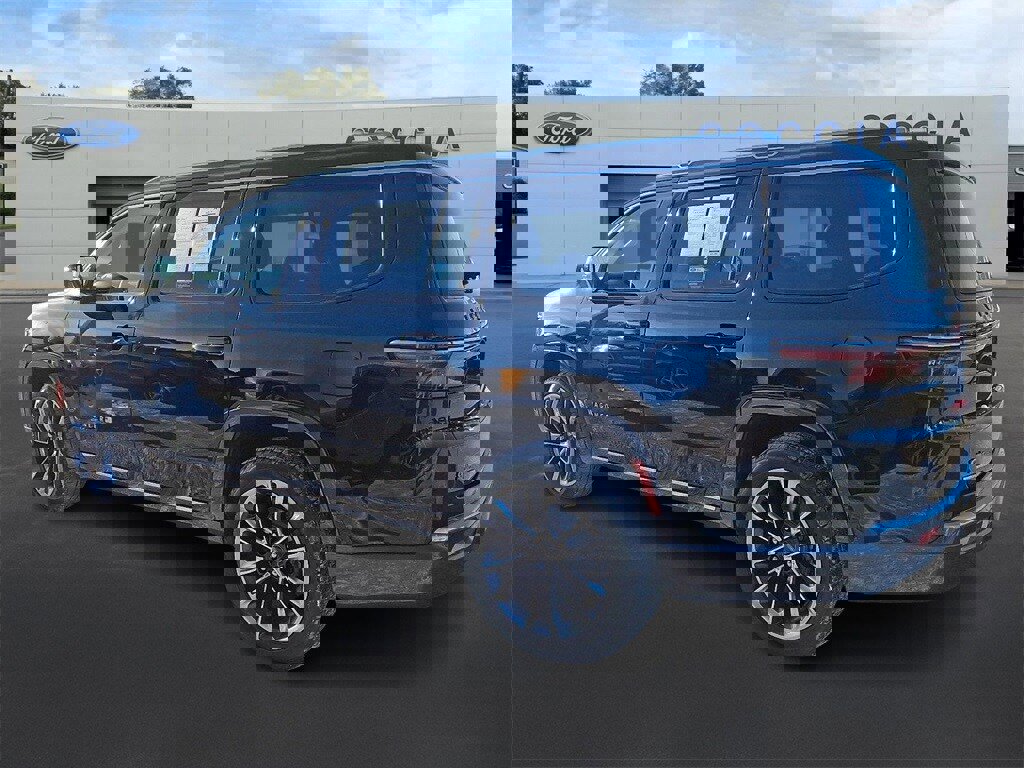 Used 2022 Jeep Wagoneer Series III w/ Premium Group I image 3