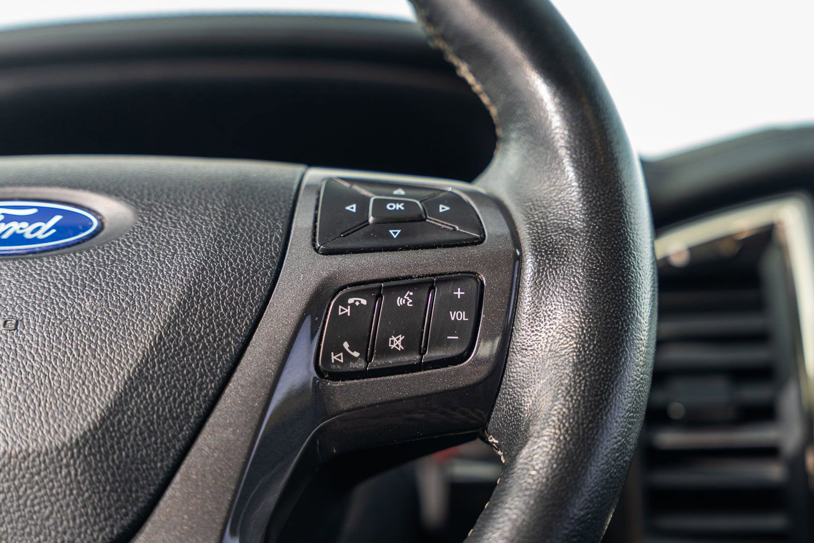 Certified 2019 Ford Ranger Lariat w/ Equipment Group 501A Mid image 30