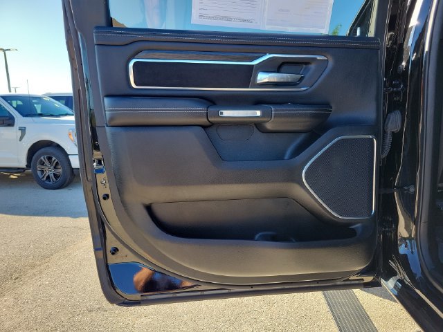 Used 2024 RAM 1500 Laramie AWD/4WD image 15