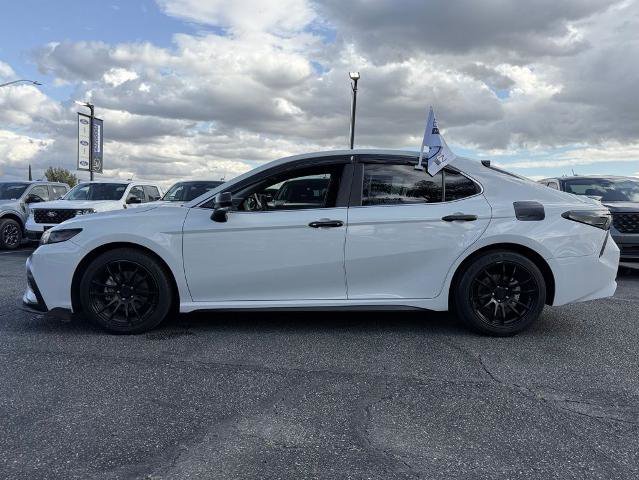 Used 2022 Toyota Camry SE w/ Convenience Package FWD image 5