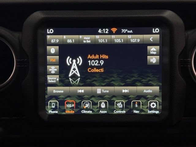 Used 2021 Jeep Wrangler Unlimited Sahara w/ Cold Weather Group AWD/4WD image 25