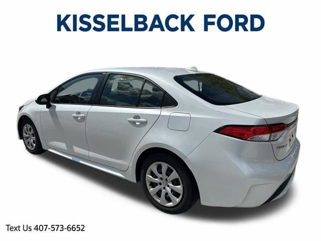 Used 2022 Toyota Corolla LE image 3