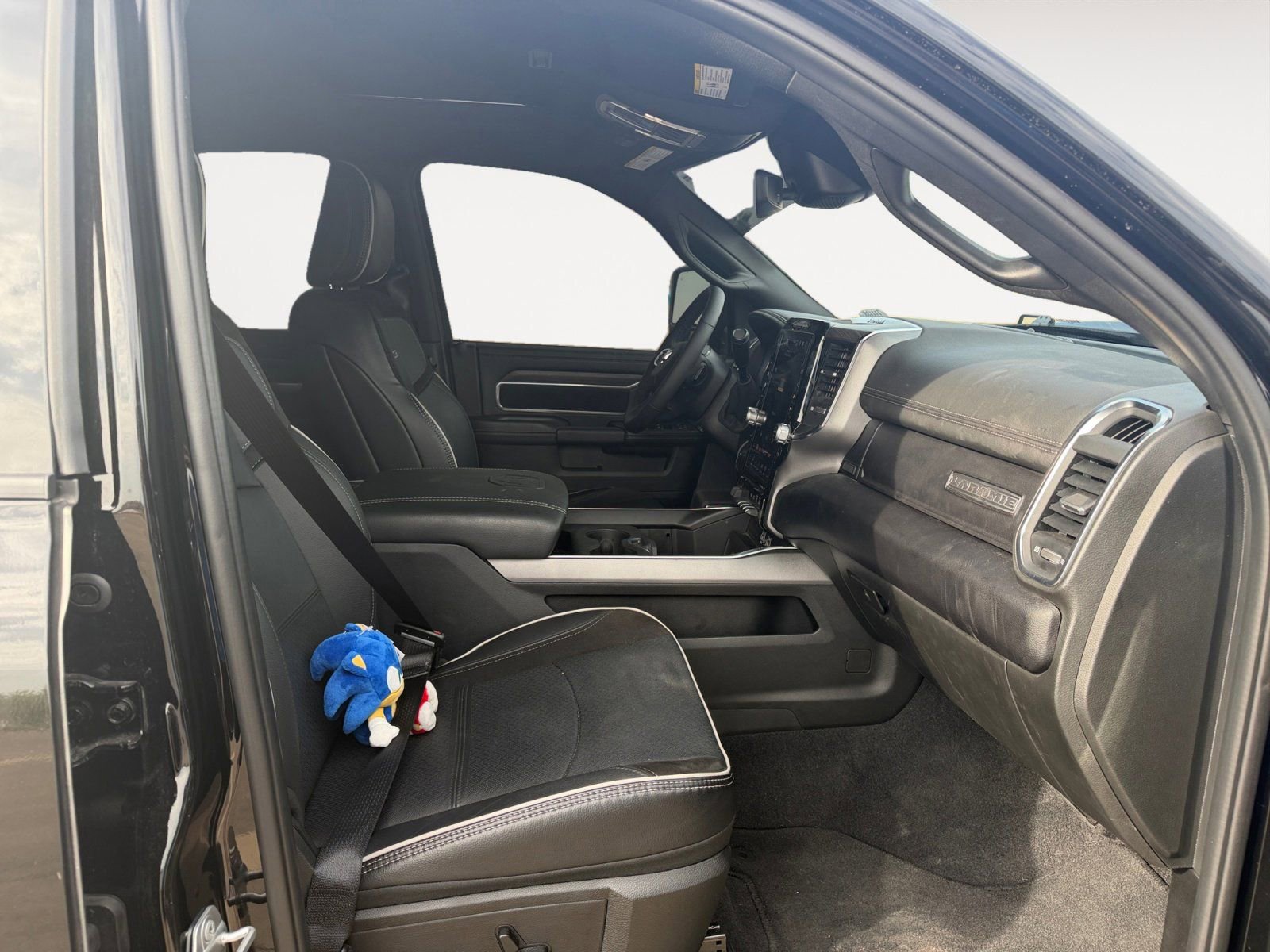 Used 2025 RAM 2500 Laramie w/ Night Edition image 15