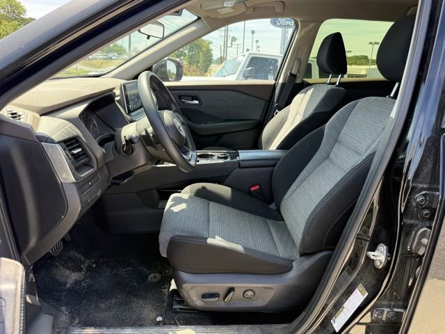 Used 2023 Nissan Rogue SV AWD/4WD image 18