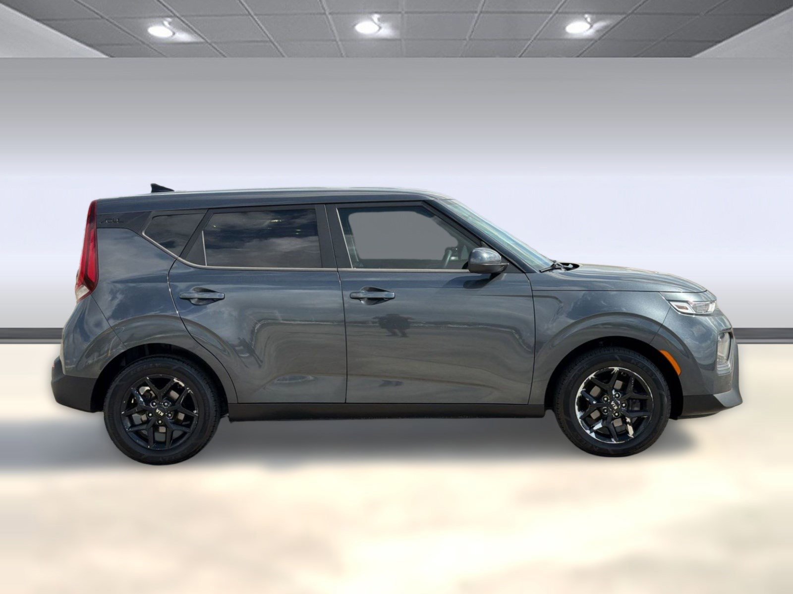 Used 2022 Kia Soul LX w/ Technology Package image 2