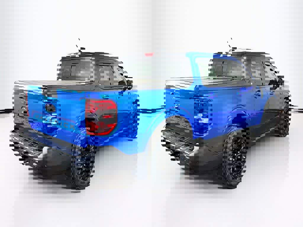 Certified 2025 Ford Maverick Lariat w/ Black Appearance Package image 5