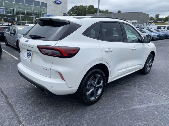Certified 2024 Ford Escape ST-Line w/ Tech Pack #1 AWD/4WD image 7