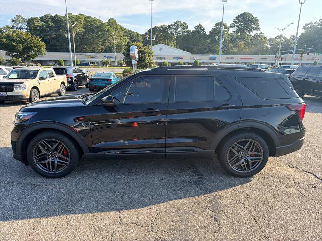 Certified 2025 Ford Explorer ST AWD/4WD image 8