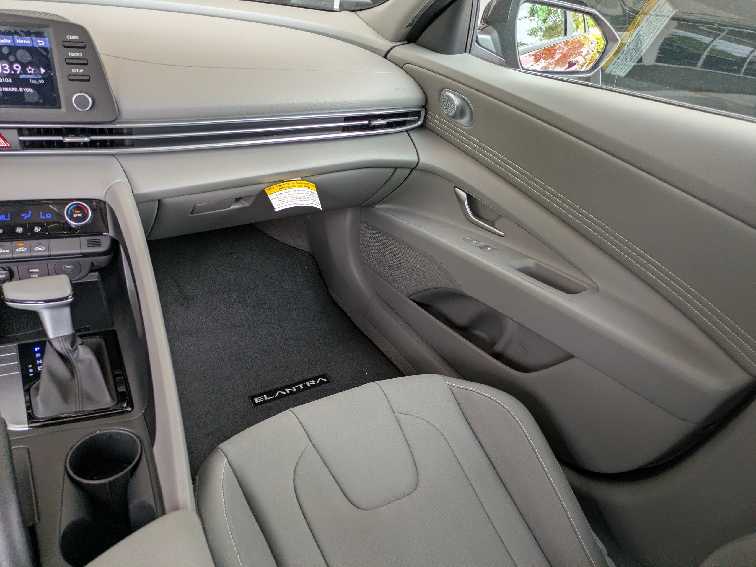 Used 2025 Hyundai Elantra Sport FWD image 17