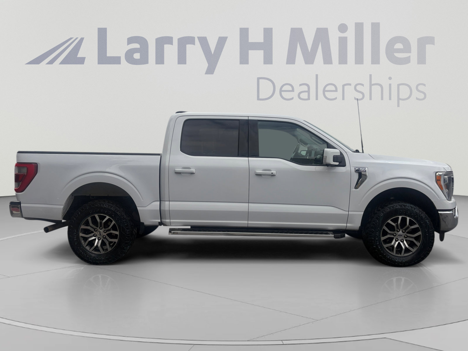 Certified 2022 Ford F150 Lariat w/ Max Trailer Tow Package AWD/4WD image 6