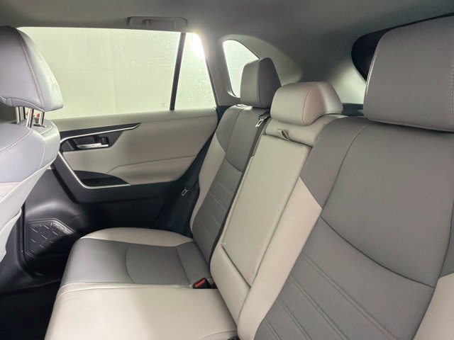 Used 2021 Toyota RAV4 XLE Premium FWD image 27