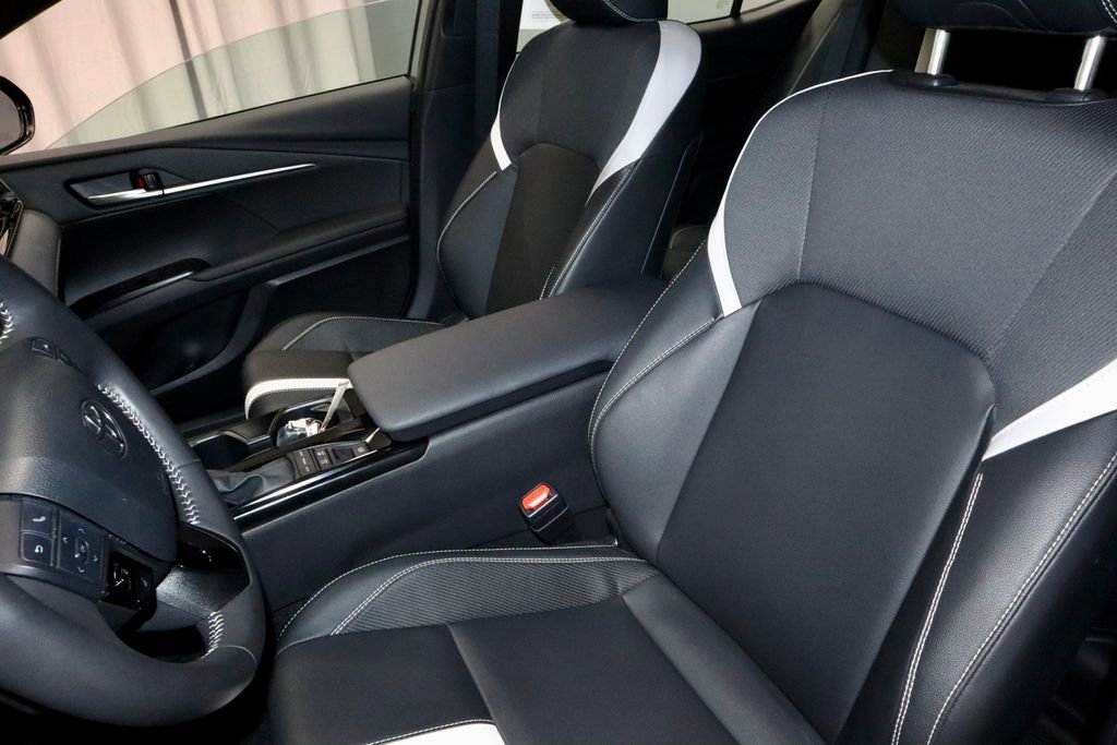 Used 2025 Toyota Camry SE AWD/4WD image 25